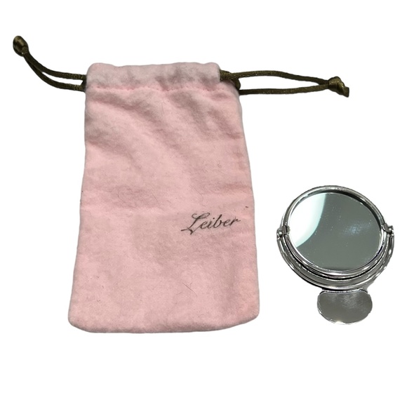 JUDITH LEIBER SILVER COMPACT HANDHELD MIRROR WITH PINK DUSTBAG - Picture 7 of 8